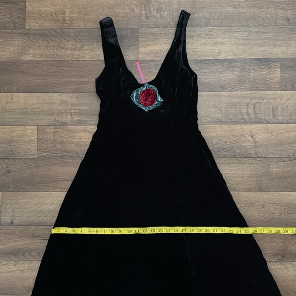 Unif Size Extra Small Rhianne Dress NWT Black Velvet Midi Rose Whimsygoth Vampy - Picture 8 of 15